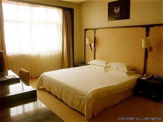 Merryland Resort Guilin Room photo